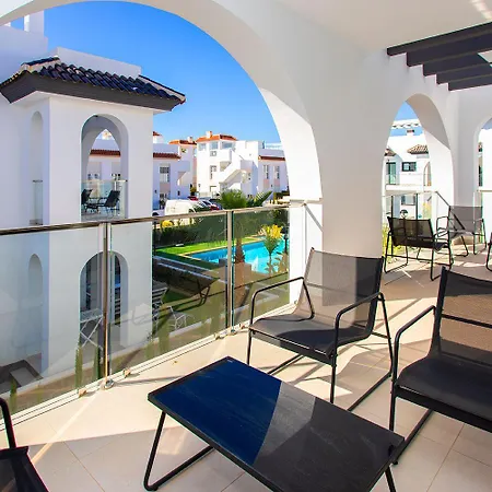 Appartement Ch Enora Garden Dona Pepa